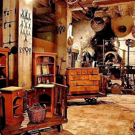 La Fabrica *
